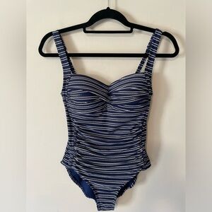 Womens Nip Tuck Multifit Cup one piece Navy Blue Swimsuit Size 6